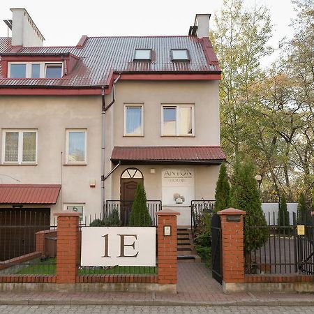 Anton House Hotel Варшава Екстериор снимка
